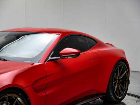 Used 2019 Aston Martin V8 Vantage Coupe image 29