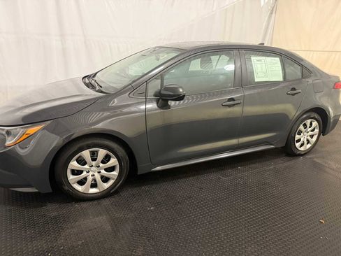Used 2023 Toyota Corolla LE image 2