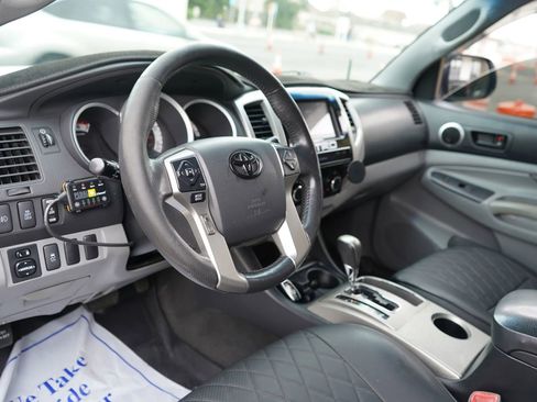 Used 2015 Toyota Tacoma PreRunner image 11