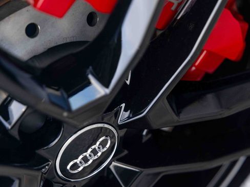 Used 2018 Audi R8 V10 RWD image 8