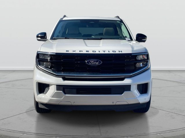 Used 2025 Ford Expedition Max Platinum w/ Platinum Ultimate Package AWD/4WD image 37