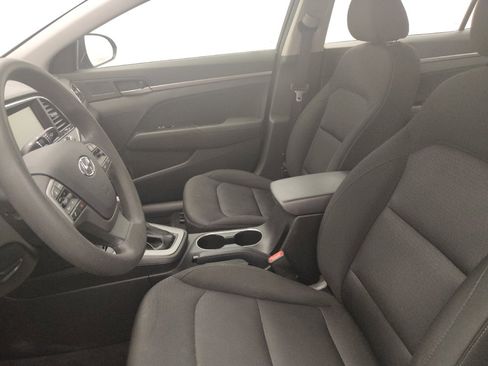 Used 2018 Hyundai Elantra SE w/ SE Connectivity Package 04 FWD image 17