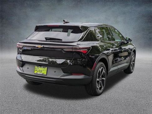 New 2026 Chevrolet Equinox EV LT image 4