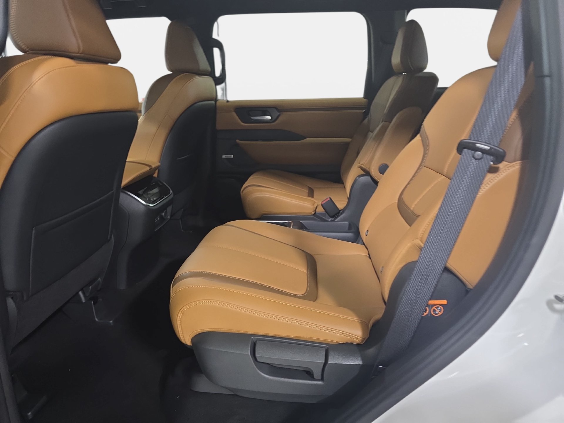 New 2026 Nissan Armada SL w/ Captain's Chari Seat Package AWD/4WD image 14