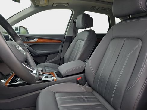 Used 2023 Audi Q5 2.0T Premium w/ Convenience Package AWD/4WD image 18