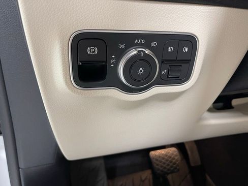 Used 2023 Mercedes-Benz GLB 250 4MATIC image 19