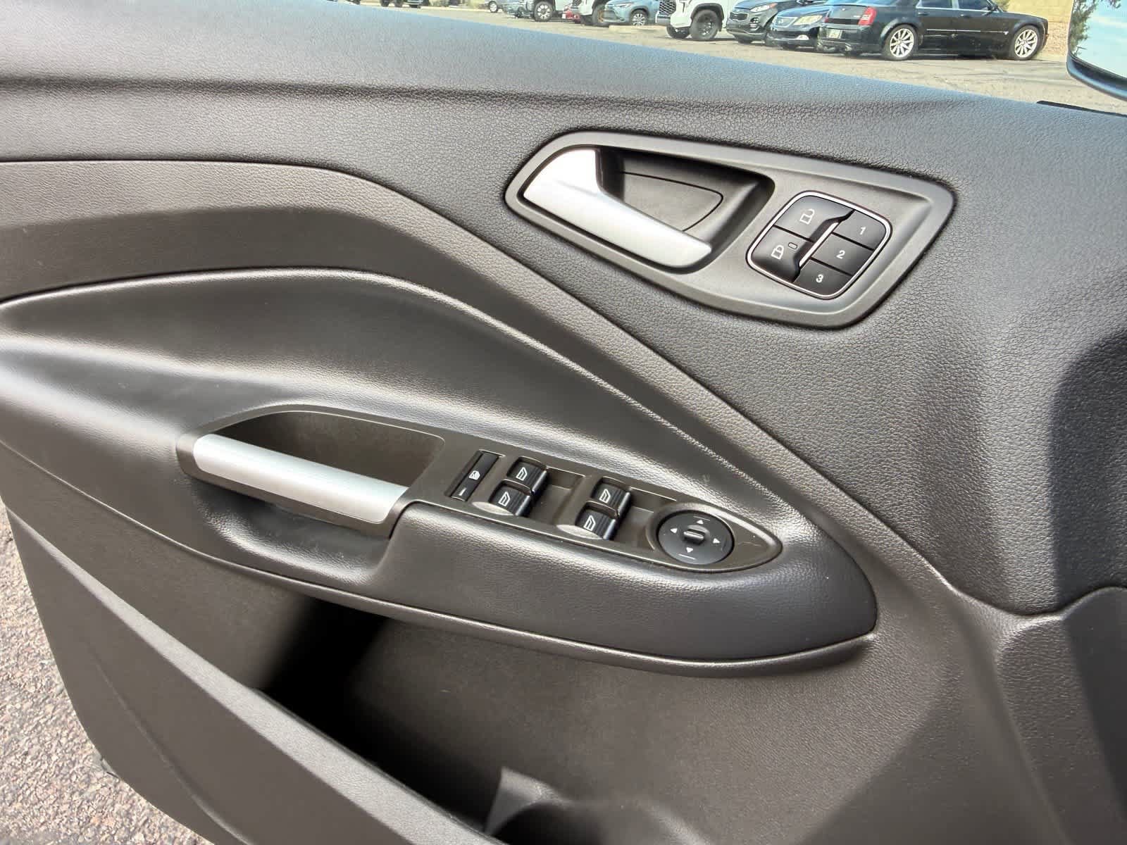 Used 2019 Ford Escape Titanium FWD image 18