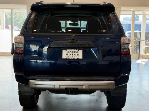 Used 2019 Toyota 4Runner TRD Off-Road Premium AWD/4WD image 5