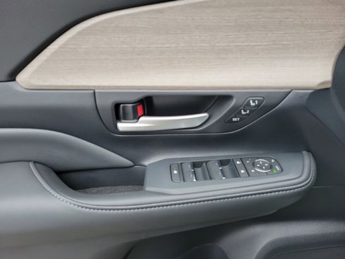 New 2026 Toyota Grand Highlander Limited image 25