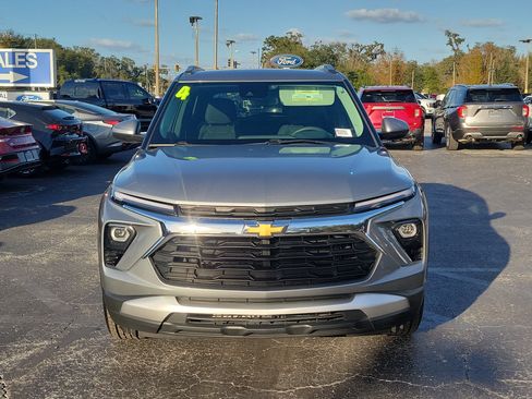 Used 2024 Chevrolet TrailBlazer LT w/ Driver Confidence Package image 2