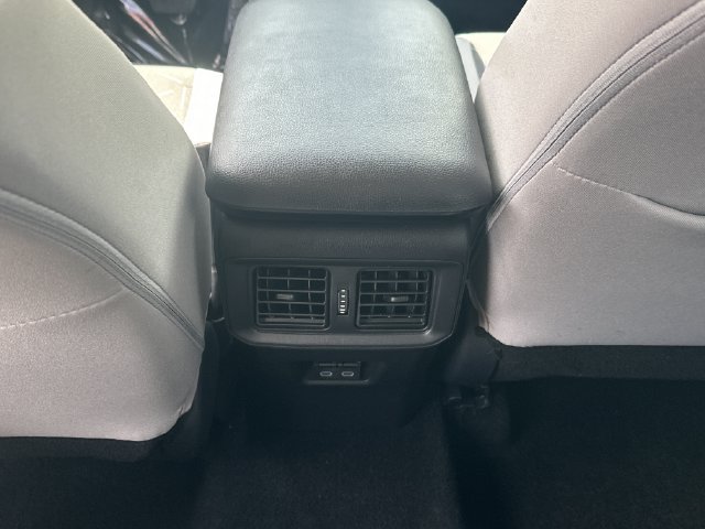 Used 2025 Toyota RAV4 XLE FWD image 17