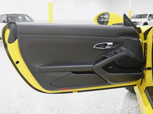 Used 2019 Porsche 718 Boxster S RWD image 29