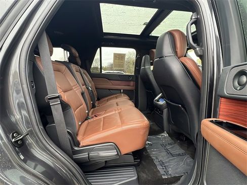 Used 2022 Lincoln Navigator Reserve image 30
