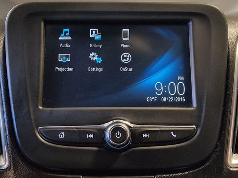 Used 2017 Chevrolet Malibu LT image 25