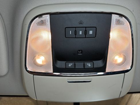 Used 2011 Jeep Grand Cherokee Laredo AWD/4WD image 18