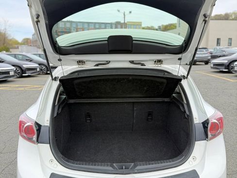 Used 2013 MAZDA MAZDA3 i Touring FWD image 10