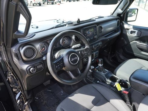 Used 2021 Jeep Gladiator Sport AWD/4WD image 25
