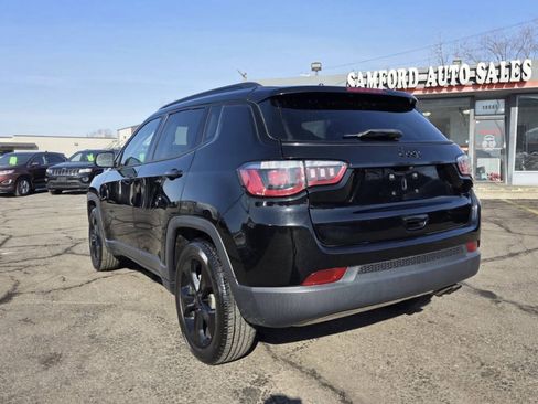 Used 2019 Jeep Compass Latitude FWD image 5