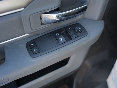 Used 2018 RAM 1500 Express AWD/4WD image 16