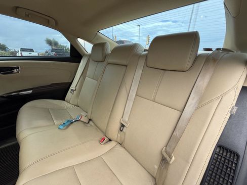 Used 2018 Toyota Avalon XLE Premium w/ All Weather Liner Package FWD image 16