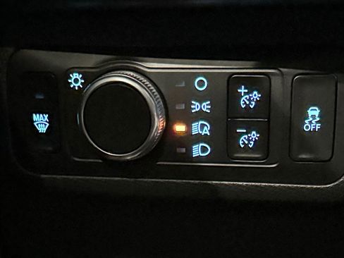 Used 2022 Ford Mustang Mach-E Select image 65