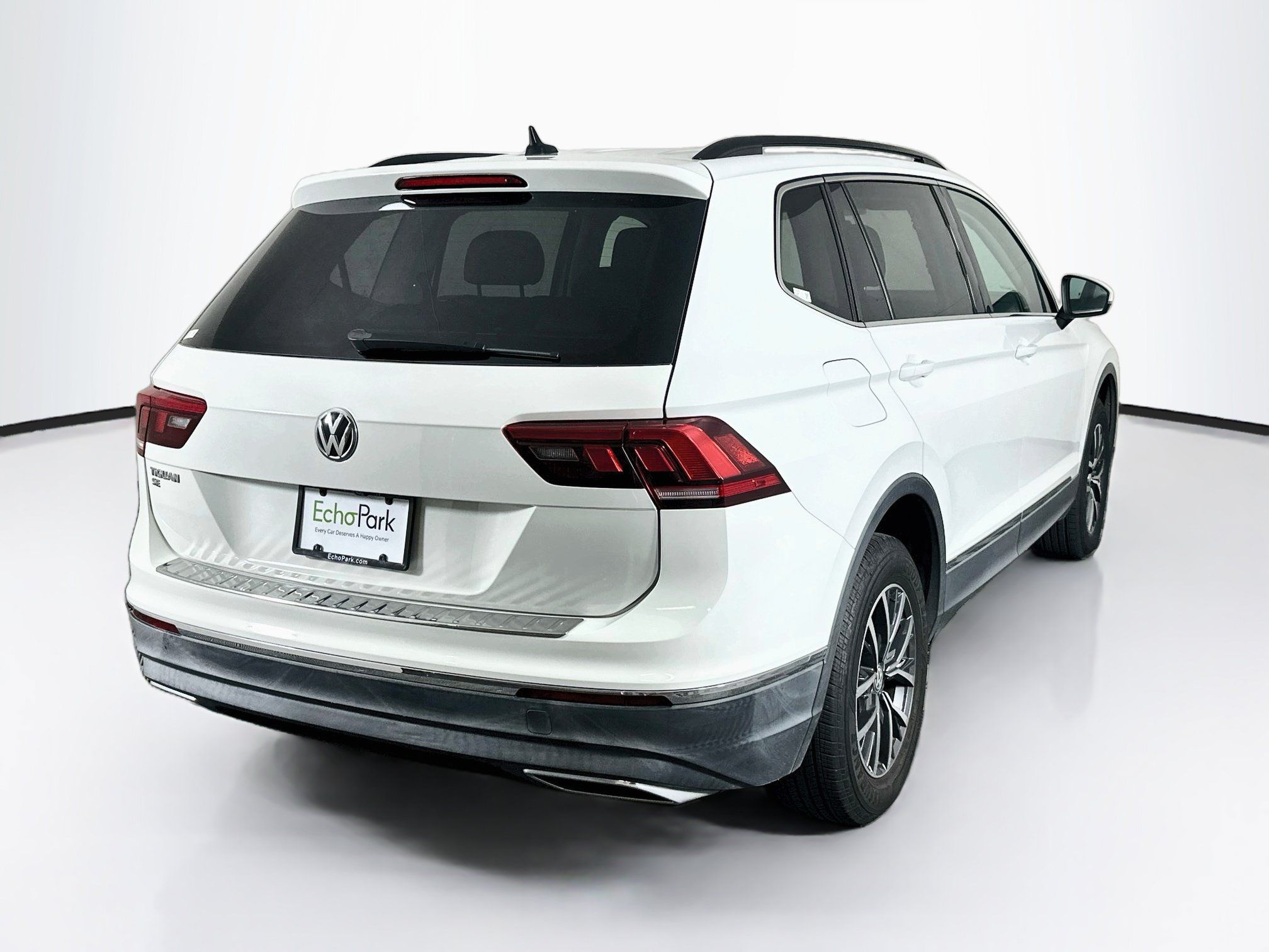 Used 2020 Volkswagen Tiguan SE FWD image 9
