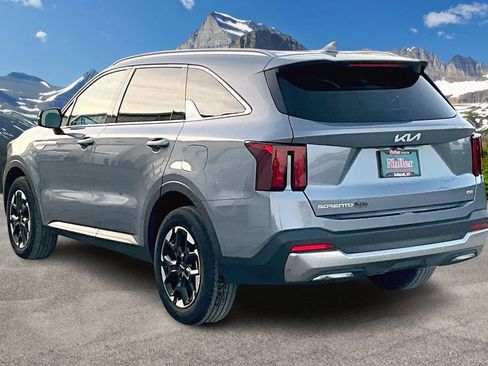 Used 2024 Kia Sorento S AWD/4WD image 13