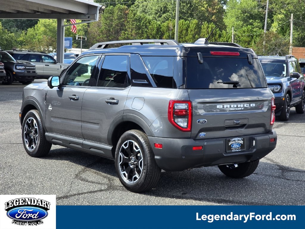 Used 2025 Ford Bronco Sport Outer Banks w/ Outer Banks Tech Package+ AWD/4WD image 2
