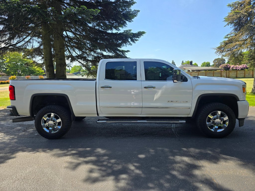 Used 2015 GMC Sierra 3500 Denali w/ Duramax Plus Package AWD/4WD image 6