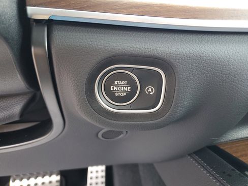 Certified 2025 Mercedes-Benz GLS 450 4MATIC image 39