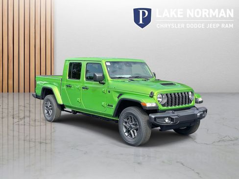 New 2025 Jeep Gladiator Sport image 2