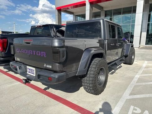 Used 2021 Jeep Gladiator Overland AWD/4WD image 7