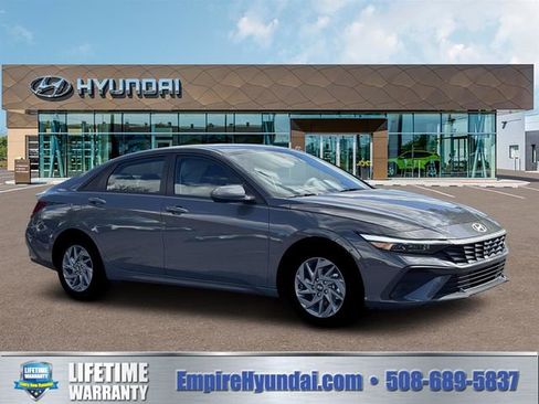 New 2026 Hyundai Elantra Hybrid FWD image 10