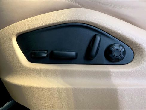 Certified 2023 Porsche Cayenne image 40