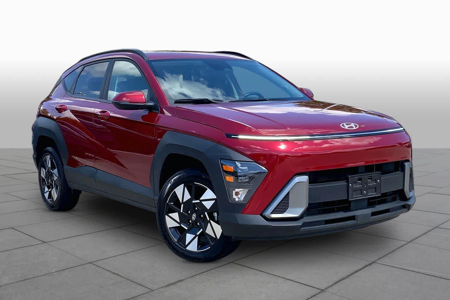 Used 2025 Hyundai Kona SEL AWD/4WD image 3