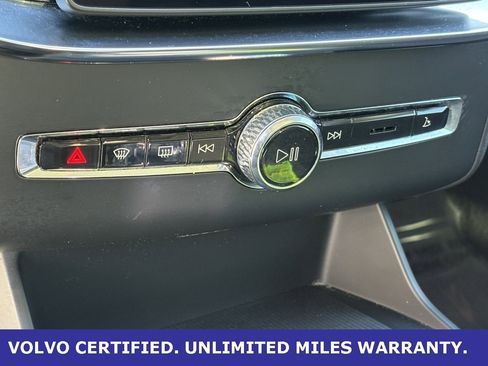 Certified 2025 Volvo XC90 B6 Plus image 23