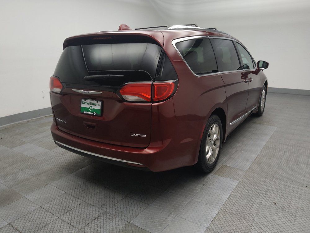 Used 2017 Chrysler Pacifica Limited FWD image 9