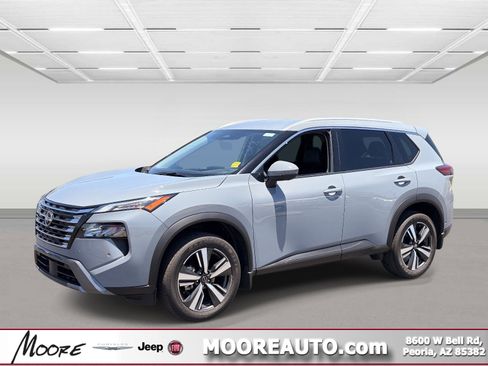 Used 2025 Nissan Rogue SL FWD image 1