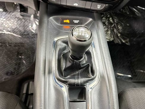 Used 2016 Honda HR-V LX image 21