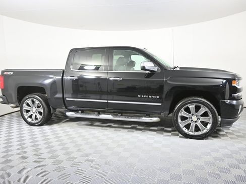 Used 2017 Chevrolet Silverado 1500 LTZ Z71 w/ LTZ Plus Package image 9