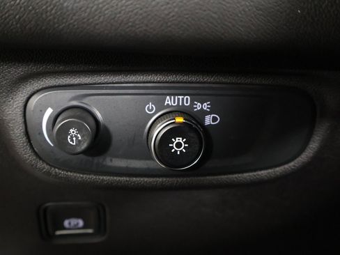 Used 2024 GMC Terrain SLE w/ Driver Convenience Package image 37