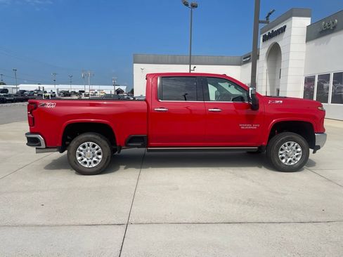 Used 2024 Chevrolet Silverado 3500 LTZ w/ LTZ Plus Package AWD/4WD image 3