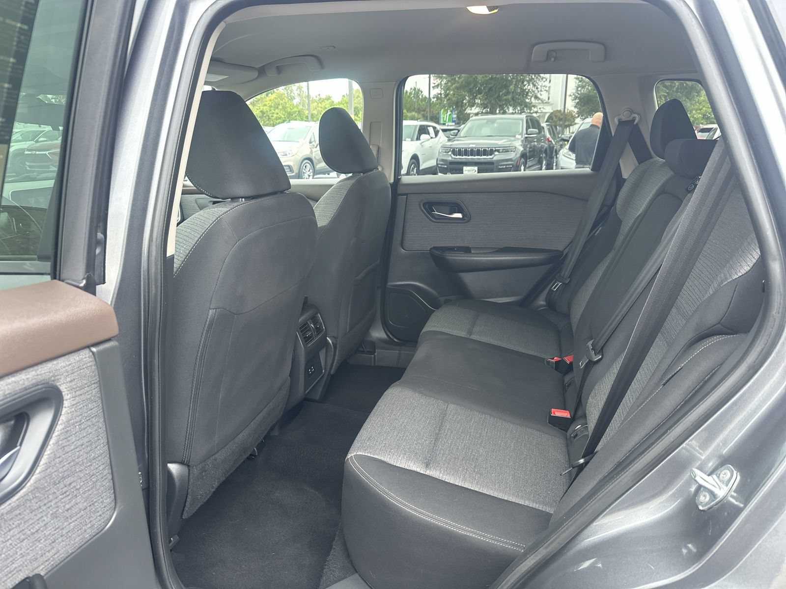 Used 2023 Nissan Rogue SV AWD/4WD image 31