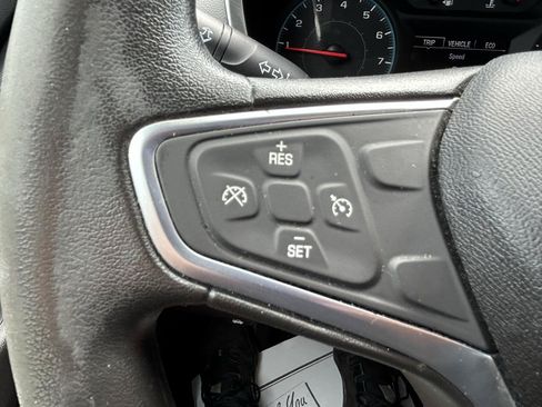 Used 2018 Chevrolet Equinox LS FWD image 18