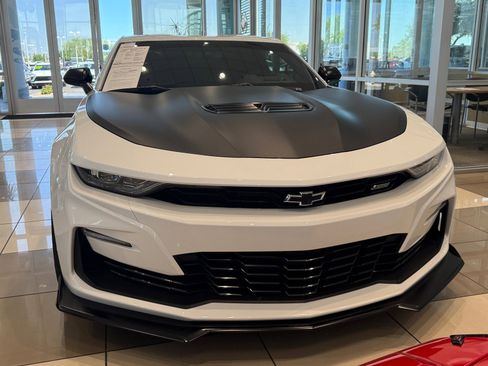 Used 2022 Chevrolet Camaro SS RWD image 7