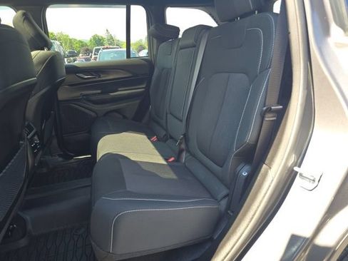 Certified 2025 Jeep Grand Cherokee Laredo X AWD/4WD image 30
