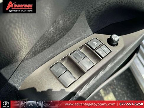 Used 2023 Toyota Camry SE image 19