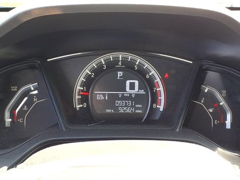 Used 2018 Honda Civic Sport image 2