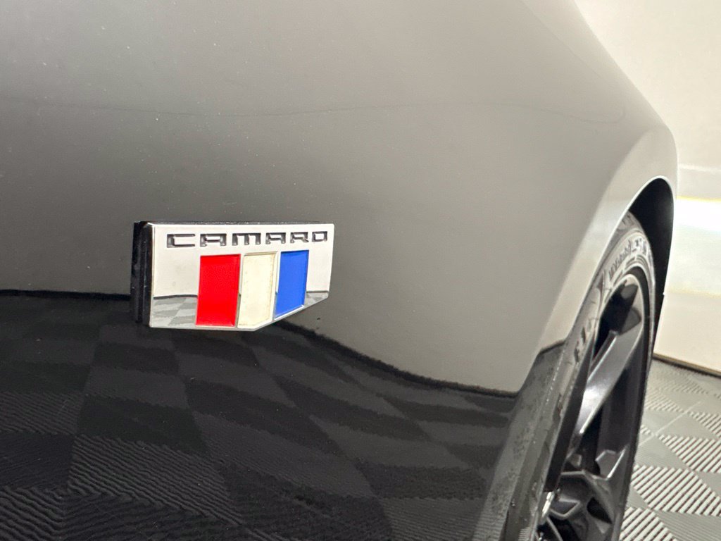Used 2020 Chevrolet Camaro SS RWD image 11