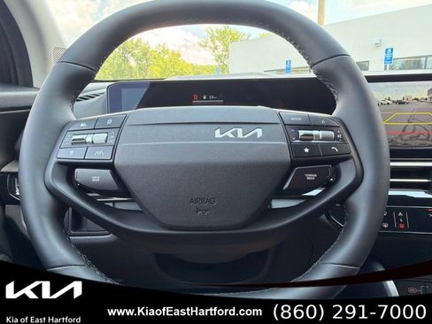 New 2026 Kia Sportage LX w/ LX Convenience Package AWD/4WD image 33